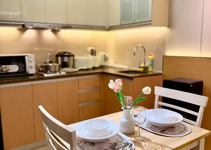 Apartment Venice Luxe King Bed Cinema Stay, Pool Canal Mall Netflix For 3 Guests Only