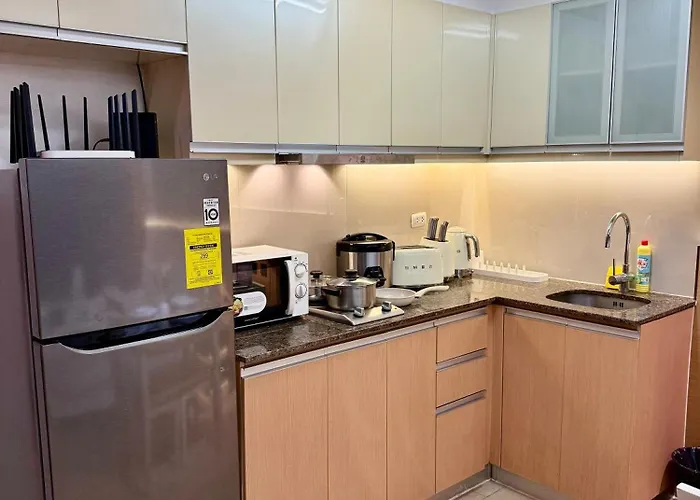 Venice Luxe King Bed Cinema Stay, Pool Canal Mall Netflix For 3 Guests Only *