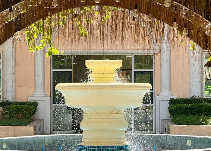 Apartment Venice Luxe King Bed Cinema Stay, Pool Canal Mall Netflix For 3 Guests Only *