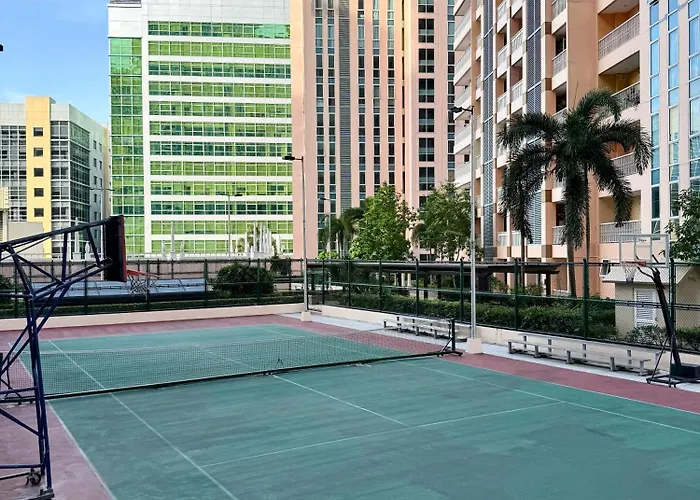 Venice Luxe King Bed Cinema Stay, Pool Canal Mall Netflix For 3 Guests Only Apartment