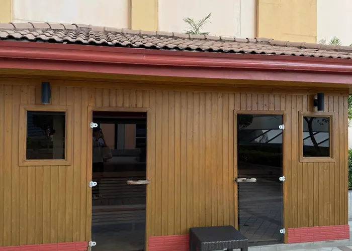 Venice Luxe King Bed Cinema Stay, Pool Canal Mall Netflix For 3 Guests Only *