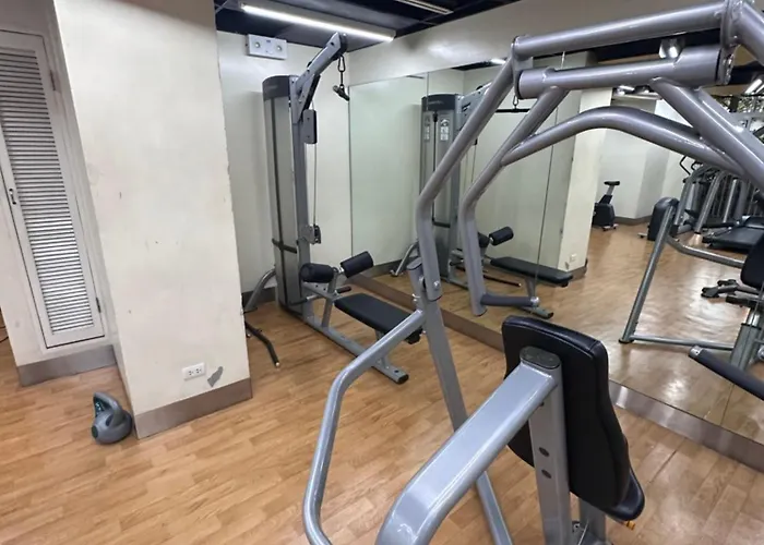 Venice Luxe King Bed Cinema Stay, Pool Canal Mall Netflix For 3 Guests Only Manila