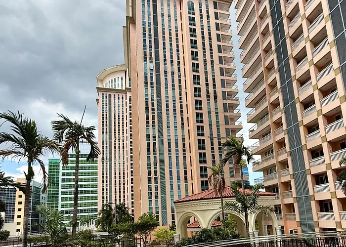 Apartment Venice Luxe King Bed Cinema Stay, Pool Canal Mall Netflix For 3 Guests Only *