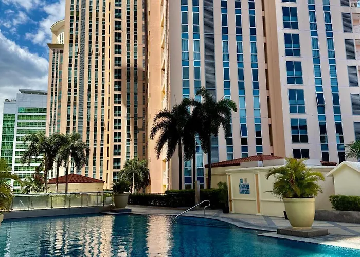 Apartment Venice Luxe King Bed Cinema Stay, Pool Canal Mall Netflix For 3 Guests Only